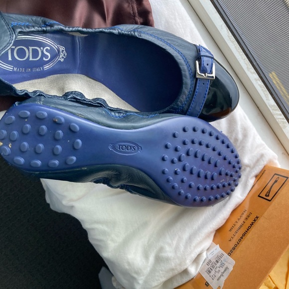 Tod’s black and navy  shoes - Picture 3 of 7